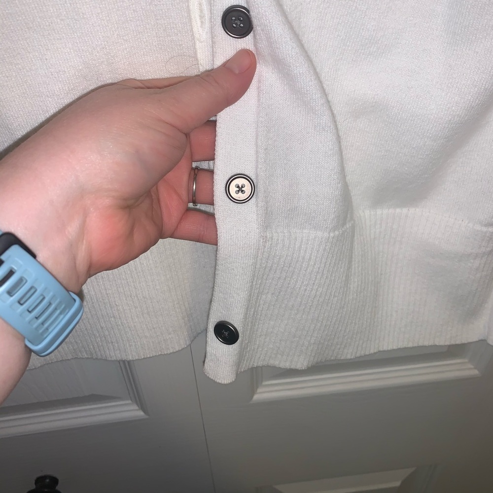 Two L Gap Sweaters. Excellent Condition - image 3